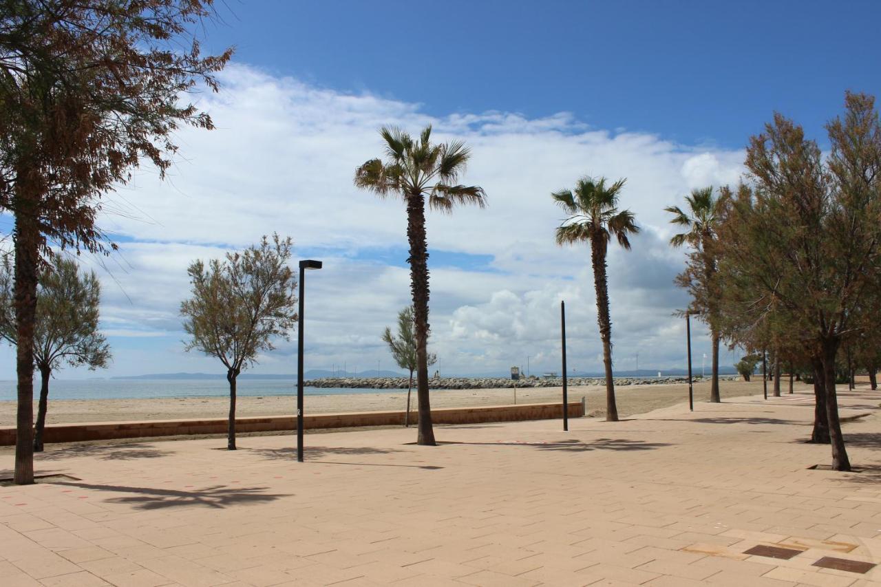 Beautiful Apartment In Front Of Beach, Pool, View Roses Exterior foto