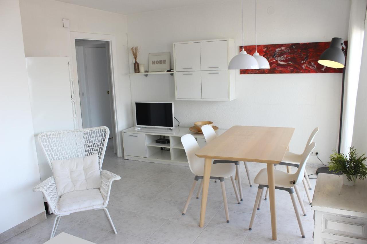 Beautiful Apartment In Front Of Beach, Pool, View Roses Exterior foto